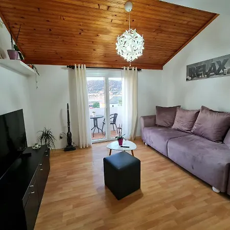 Maestral-nmf * Supetarska Draga