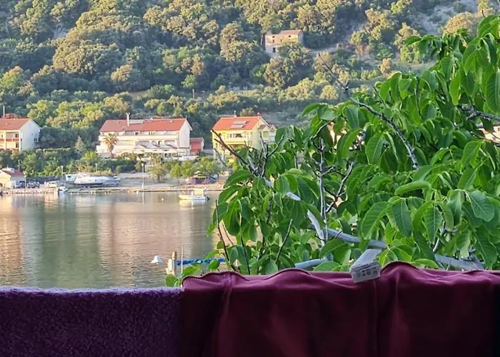 Maestral-nmf Supetarska Draga