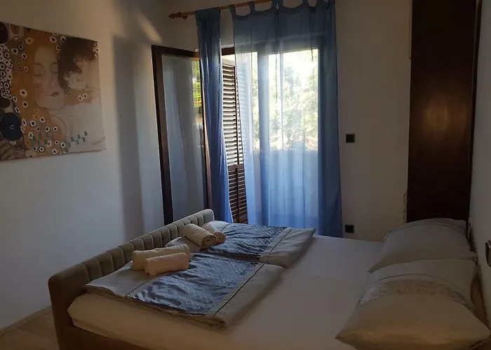 Maestral-nmf * Supetarska Draga